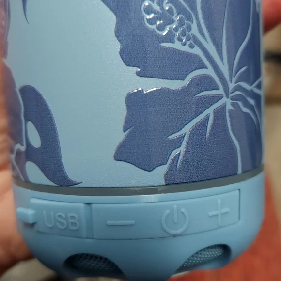 Quiksilver Blue Floral Bluetooth Tumbler - Picture 8 of 8
